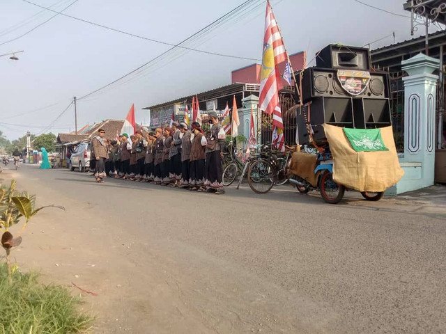 Kegiatan bersepeda dan budaya oleh salah satu klub Kosti Kabupaten Malang. Foto: dok Kosti Kabupaten Malang