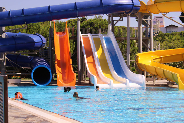 Harga Tiket Masuk Citra Raya Water World, Foto: Unsplash/Alaa Albahrani 