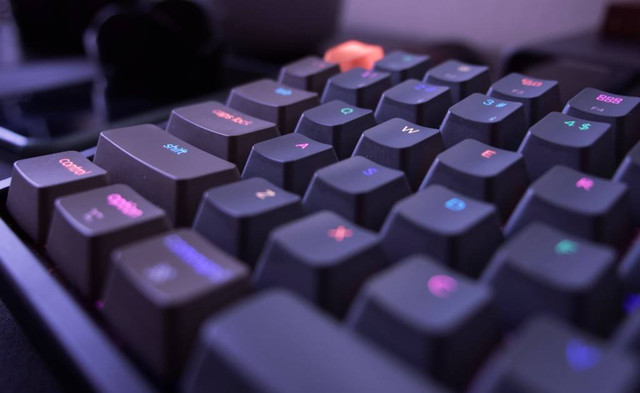 Ilustrasi keyboard. Foto: Chris J. Davis/unsplash