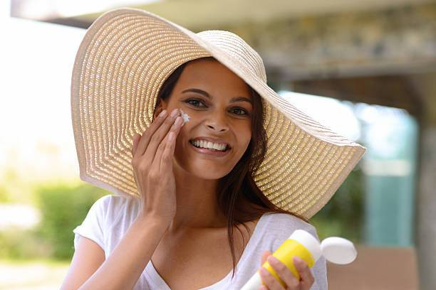 Pakai Sunscreen Berapa Kali Sehari? Foto: iStockphoto