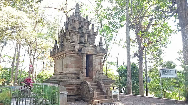 Ilustrasi Candi Cangkuang Garut (Sumber gambar: Dokumentasi pribadi)
