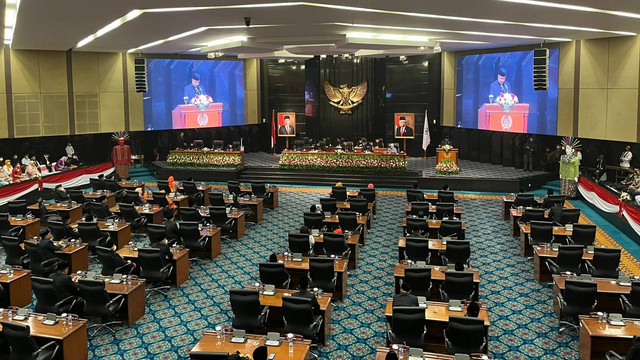 Rapat Paripurna peringatan HUT Jakarta ke 495 di Gedung DPRD DKI Jakarta, Rabu (22/6/2022). Foto: Haya Syahira/kumparan