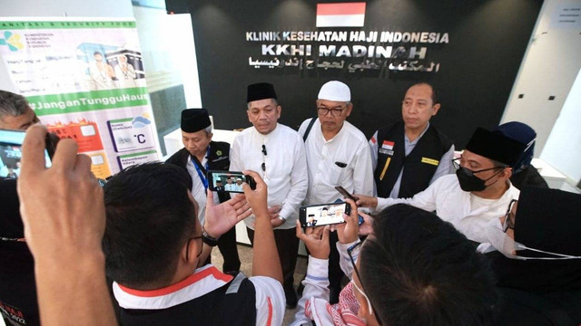 Perwakilan Komisi VIII DPR mengunjungi Klinik Kesehatan Haji Indonesia (KKHI), Madinah, Arab Saudi, Kamis (23/06).  Foto: MCH 2022