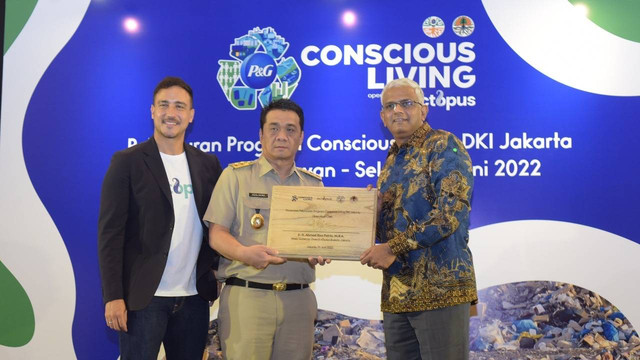Peluncuran program Conscious Living, kolaborasi P&G dan Octopus dalam pengelolaan sampah Jakarta, di The Terrace Senayan, Selasa (21/06/2022). Foto: P&G