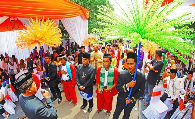 PANTUN BETAWI DARI DKI JAKARTA