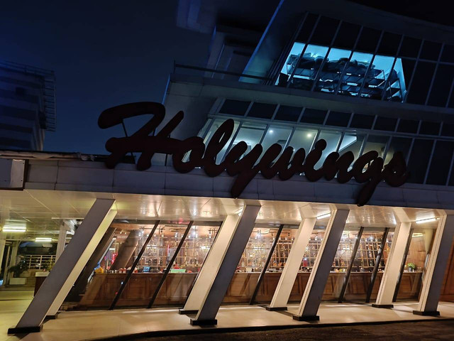 Kondisi Holywings Pondok Indah Menjelang Konvoi GP Anshor, Jumat (24/6). Foto: Zamachsyari/kumparan