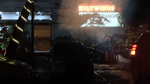 Holywings di Jalan Ahmad Rivai Medan tetap beroperasi Kota Medan, Sumut, Jumat (24/6/2022). Foto: kumparan