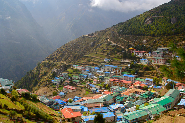Jam Buka Nepal Van Java, Foto: Unsplash/Kalle Kortelainen.