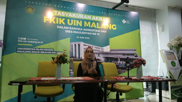 Dekan FKIK UIN Malang saat memberikan arahan dalam Dies Natalies ke VI dan Tasyakuran. Foto: Feni Yusnia