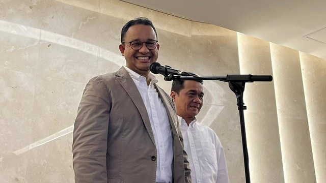 Gubernur DKI Jakarta Anies Baswedan dan Wakil Gubernur DKI Jakarta Ahmad Riza Patria di JIS, Jakarta Utara, Sabtu (25/6/2022). Foto: Haya Syahira/kumparan
