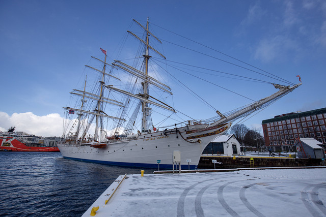 Rute dan Jam Buka North Quay Surabaya, Foto : Unplash/Torbjørn Helgesen