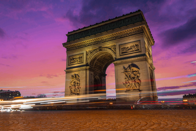 5 Daya Tarik Champs Elysees, Jalan Paling Populer di Paris, Foto : Unplash/danilo.alvesd