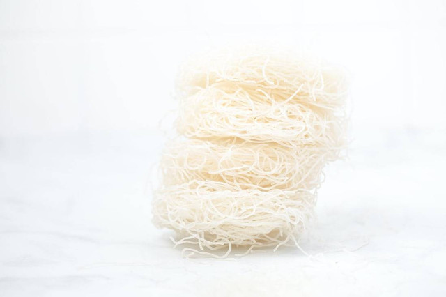 Ilustrasi Gizi dan Kalori Bihun Goreng     Sumber www.unsplash.com