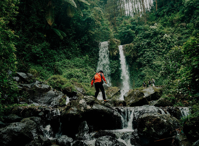 Harga Tiket Masuk Air Terjun Guruh Gemurai, Foto: unsplash/Andri Hermawan