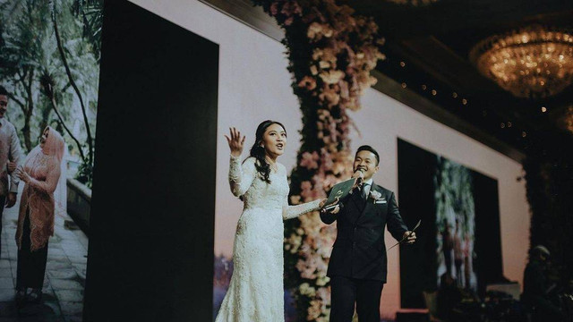 Putri Tanjung Gelar Resepsi Pernikahan, Tampil Anggun Bergaun Putih Klasik. Foto: Instagram/@putri_tanjung