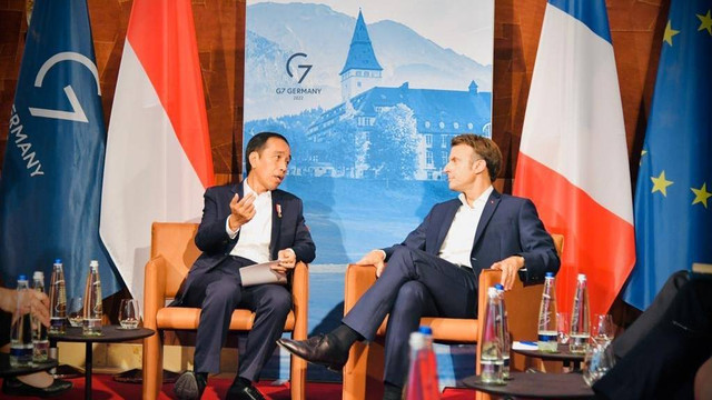 Presiden Jokowi melakukan pertemuan bilateral dengan Presiden Prancis Emmanuel Macron di sela-sela KTT G7 di Elmau, Jerman, Senin (27/6/2022). Foto: Laily Rachev/Biro Pers Sekretariat Presiden