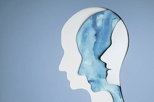 Episode manik merupakan salah satu hal yang dialami oleh penderita bipolar disorder. Foto: Unsplash.com