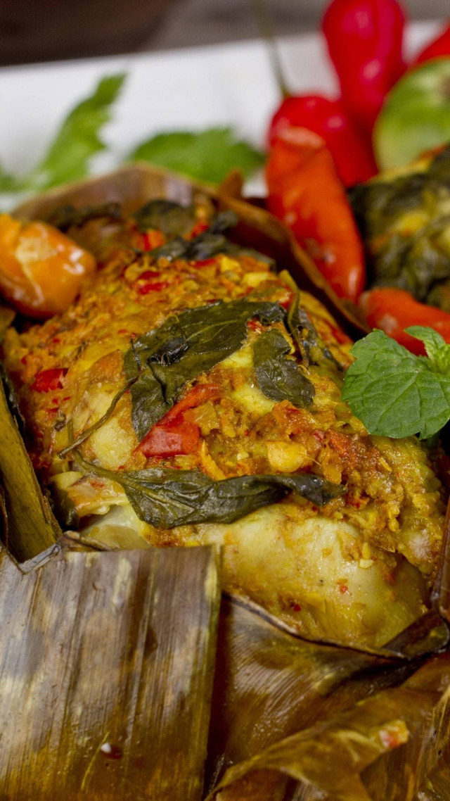 Ilustrasi Pepes Ikan Mas. Foto: Shutterstock