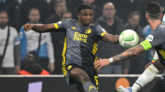 Pemain yang direkrut MU dari Feyenoord, Tyrell Malacia. Foto: Nicolas Tucat/AFP