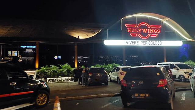 Holywings Manado