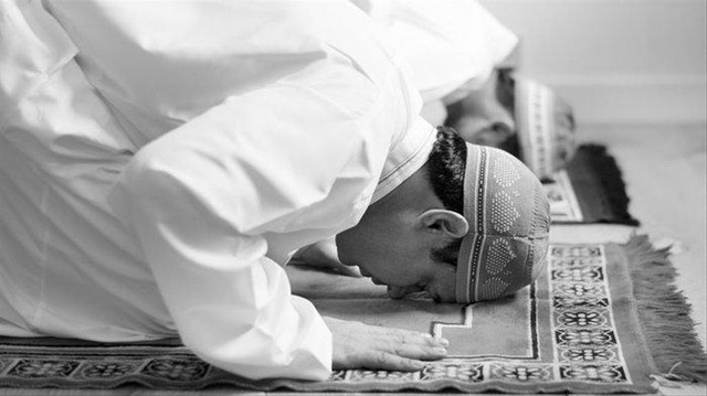Ilustrasi Niat Shalat Sunnah Isya. Foto: freepik.com