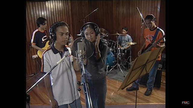 Ilustrasi tangkapan layar video musik Gurauan Berkasih oleh Siti Nordiana dan Achik Spin. Foto: YouTube/FMC Music