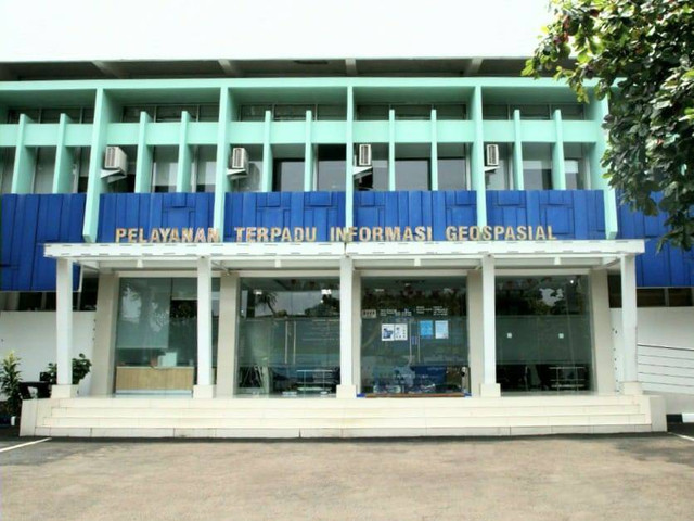 Pelayanan Terpadu Informasi Geospasial (PTIG), tempat berbagai layanan dan produk BIG bisa didapatkan (foto dokumentasi pribadi)
