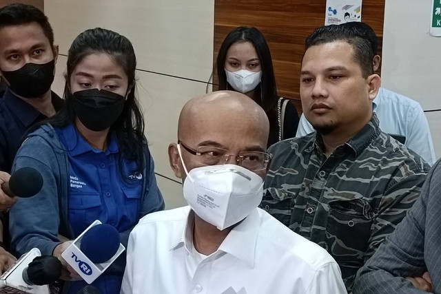 Anggota Komisi III DPR RI Desmond Junaidi Mahesa pada acara rapat dengar pendapat dengan Komisi III DPR RI tentang legalisasi ganja medis, Kamis (30/6/2022). Foto: Ainun Nabila/kumparan