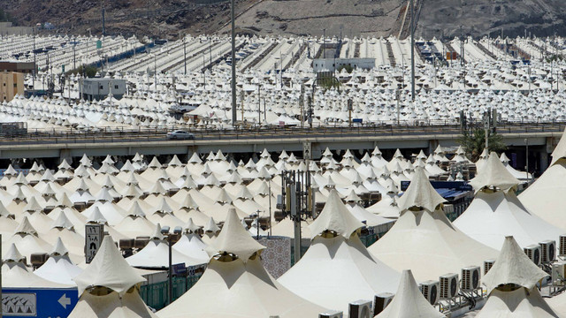 Tenda-tenda jemaah haji di Mina, Mekkah, Arab Saudi, Kamis (30/06/2022). Foto: Dok. MCH 2022