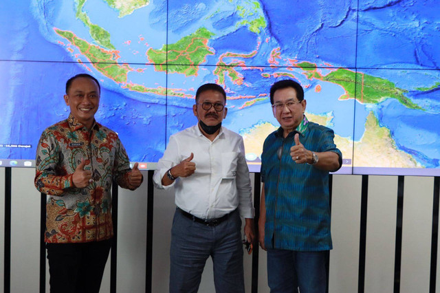 Berselancar di Ruang Big Data Penduduk Indonesia