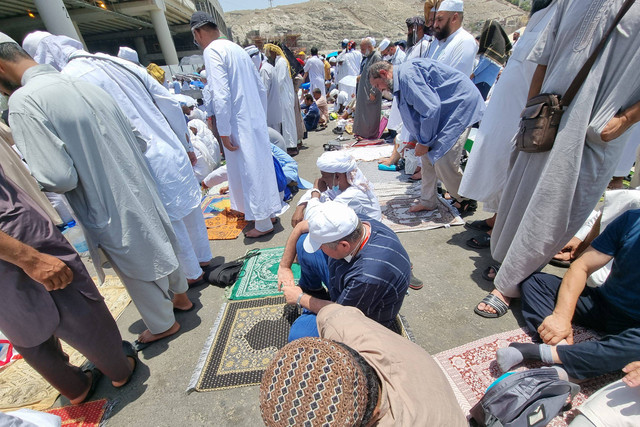 Jemaah jumat di area luar Masjidil Haram. Foto: Muhammad Iqbal/kumparan