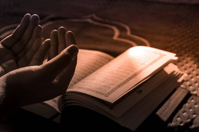 Ilustrasi Hukum 100 Harian dalam Islam. Foto. dok. Faseeh Fawaz. (Unsplash.com)