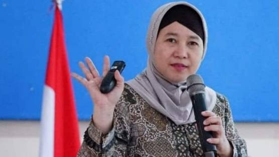 Guru Besar UGM Zullies Ikawati. Foto: farmasi.ugm.ac.id