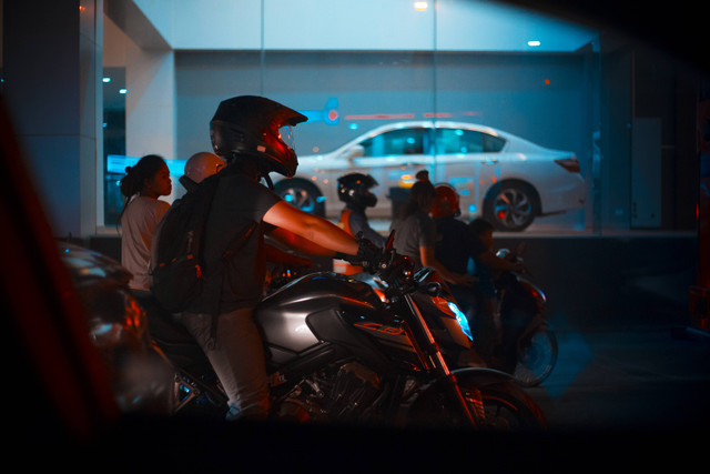 4 Tips Naik Motor di Malam Hari untuk Keselamatan Berkendara/Foto hanya ilustrasi. Sumber: Unsplash/13on
