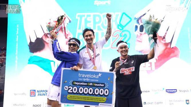 Vincent Rompies dan Desta dalam ajang Tepok Bulu 2022. Foto: YouTube/Vindes