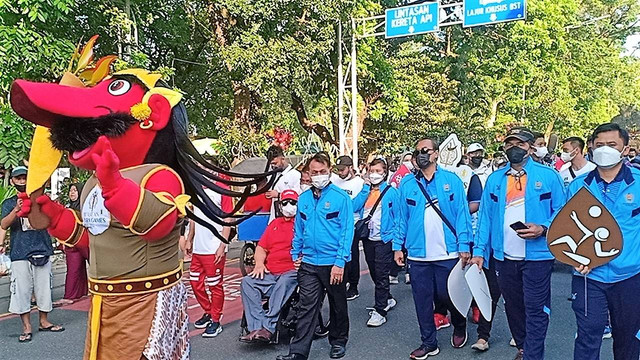 Launching maskot ASEAN Para Games 2022 di Car Free Day (CFD) Solo, Minggu (03/07/2022). FOTO: Agung Santoso