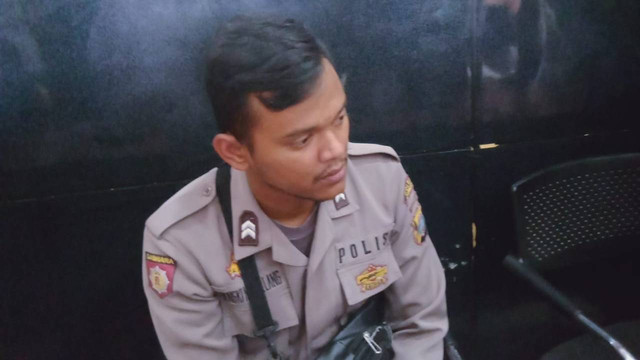 Briptu Frengky saat menjalani pemeriksaan di Polres Tapanuli Utara, Selasa (5/7/2022). Foto: Polres Tapanuli Utara