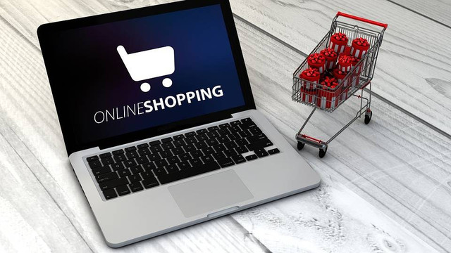 Ilustrasi CLBK saat belanja online. Foto: Pixabay