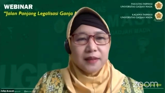 Guru Besar dari Fakultas Farmasi Universitas Gadjah Mada (UGM), Zullies Ikawati. Foto: Screenshoot Zoom