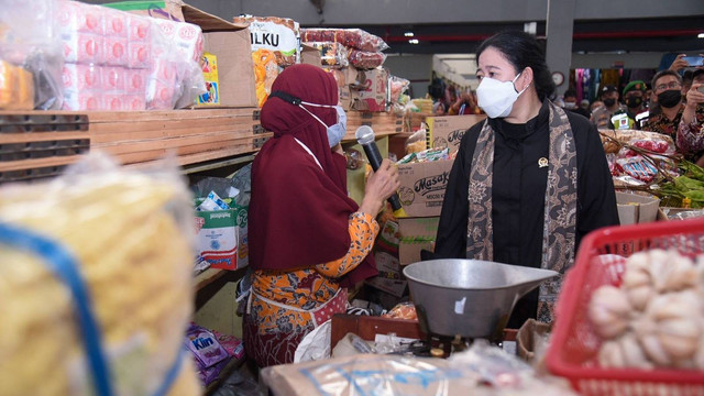 Ketua DPR RI, Puan Maharani resmikan Pasar Banyumas, Jawa Tengah, Rabu (6/7/2022). Foto: DPR