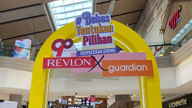 Rangkaian acara program "Bebas Tentukan Pilihan" dalam kampanye #RevlonIsMe oleh Revlon di Mal Kota Kasablanka, Jakarta, Rabu (06/07/2022). Foto: Judith Aura/kumparan