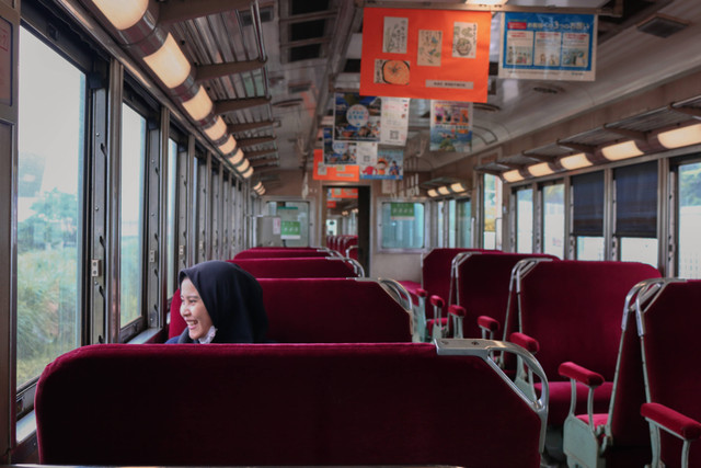  Cara Cek Kursi Kosong Kereta Api yang Perlu Diketahui Pelancong/Foto hanya ilustasi kursi kosong kereta. Sumber: Unsplash/Desti Nursinta
