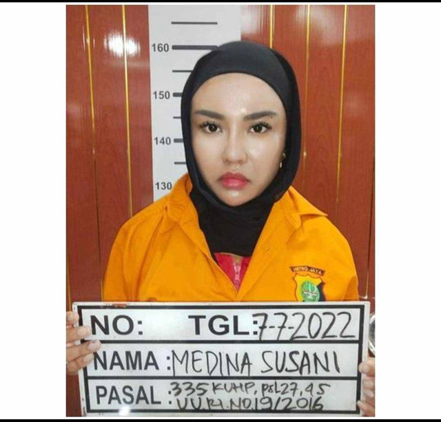 Medina Zein Pake Baju Tahanan. Foto: Dok. Istimewa