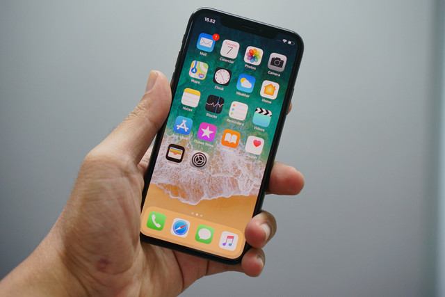 Ilustrasi mengaktifkan hotspot iPhone iOS 15. Foto: Unsplash.com