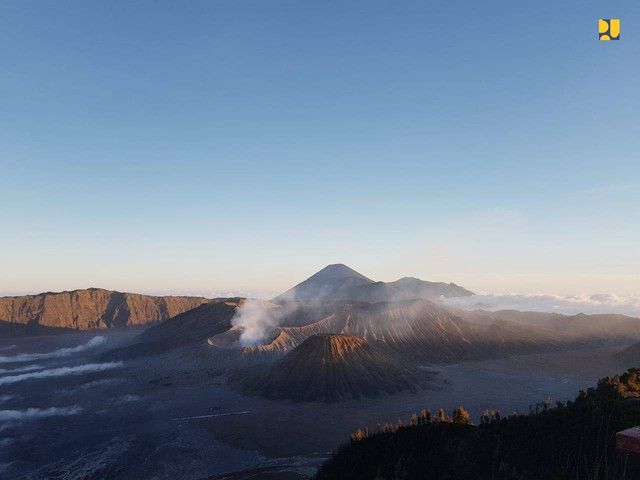 Kementerian Pekerjaan Umum dan Perumahan Rakyat (PUPR) membangun sejumlah infrastruktur untuk mendukung pengembangan Kawasan Strategis Pariwisata Nasional (KSPN) Bromo-Tengger-Semeru. Foto: Kementerian PUPR
