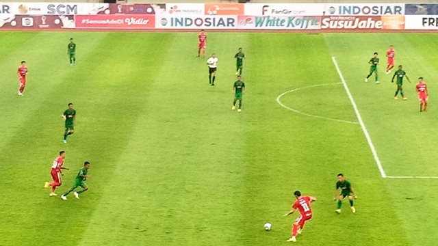 Stadion Manahan Solo digunakan sebagai venue pertandingan Persis Solo versus PSS Sleman saat babak penyisihan grup Piala Presiden 2022, Sabtu (11/06/2022). FOTO: Agung Santoso