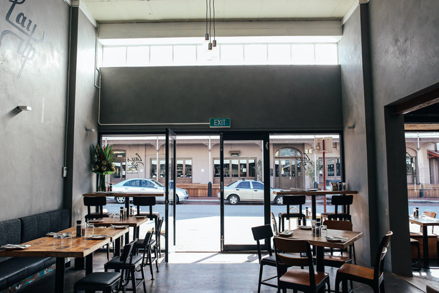 Cafe Live Music di Jogja. Gambar ini hanya iustrasi. Sumber : Pexels/Rachel Claira.