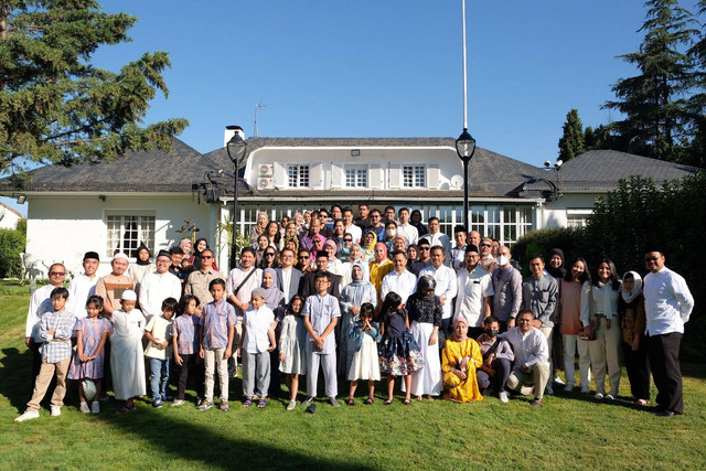 KBRI Madrid kembali menggelar ibadah shalat Idul Adha di Wisma Duta RI Madrid. Dok:KBRI Madrid