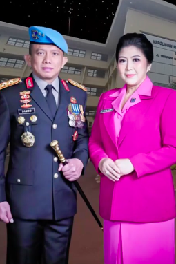 Kadiv Propam Polri Irjen Ferdy Sambo bersama istri, Ny Putri Sambo. Foto: Instagram/@divpropampolri
