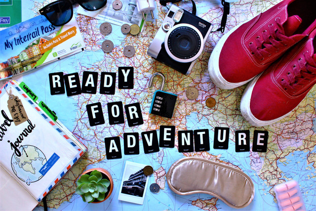 10 barang wajib untuk travelling, foto unplash, Damaris Isenschmid